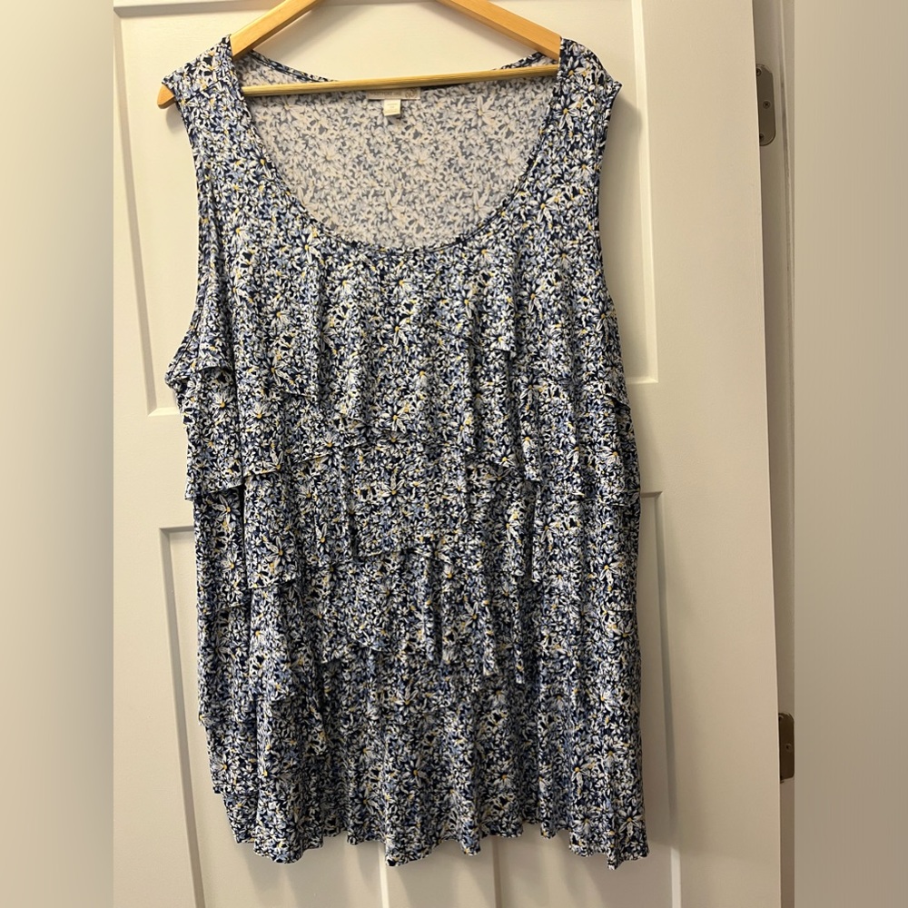 Pretty floral tiered sleeveless blouse.  EUC